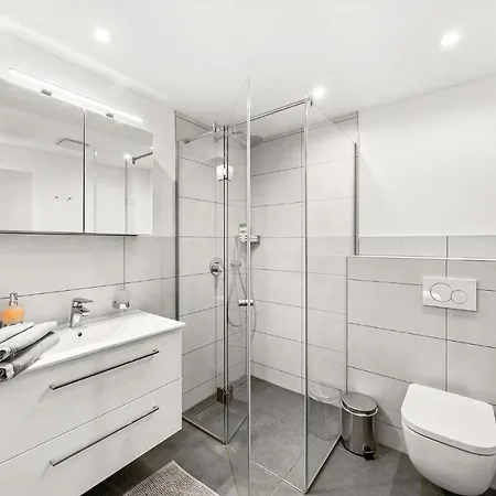 Lakeside 1 דירה *